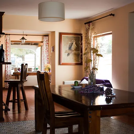 Casa de Campo Eco-lodge En La Reserva Privada Campanarios De Azaba - Proyecto De Conservación Espeja