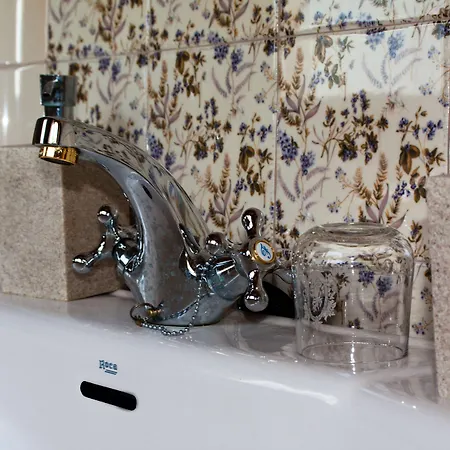 Casa de Campo Eco-lodge En La Reserva Privada Campanarios De Azaba - Proyecto De Conservación Espeja