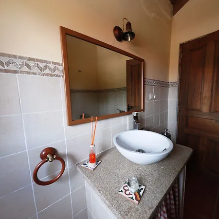 Eco-lodge En La Reserva Privada Campanarios De Azaba - Proyecto De Conservación *