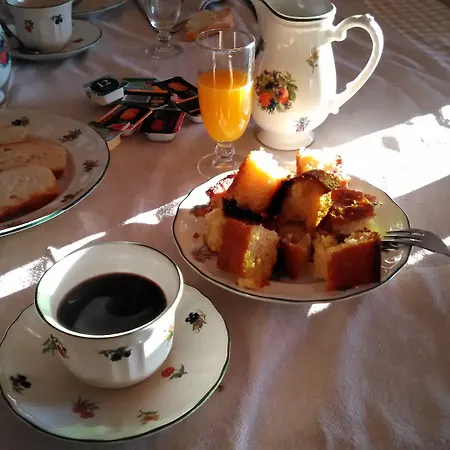 Casa de Campo Eco-lodge En La Reserva Privada Campanarios De Azaba - Proyecto De Conservación *