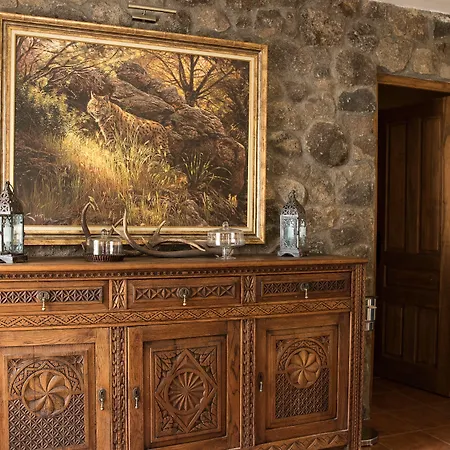 Eco-lodge En La Reserva Privada Campanarios De Azaba - Proyecto De Conservación * Espeja