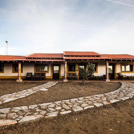 Eco-lodge En La Reserva Privada Campanarios De Azaba - Proyecto De Conservacion 컨트리하우스