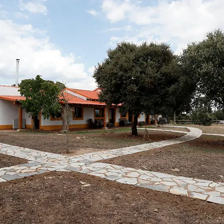 Eco-lodge En La Reserva Privada Campanarios De Azaba - Proyecto De Conservacion Летний дом Эспеха