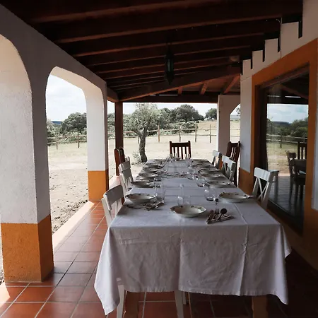 Eco-lodge En La Reserva Privada Campanarios De Azaba - Proyecto De Conservación Casa de Campo