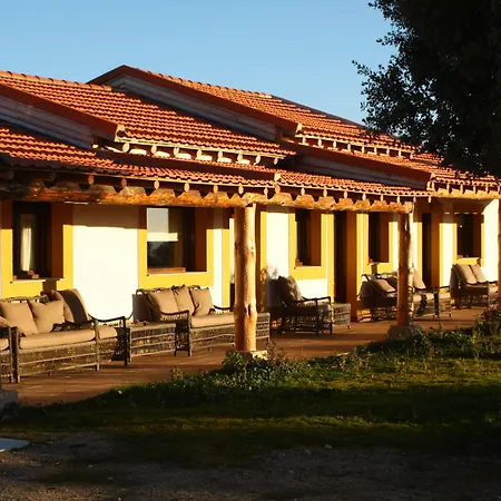 컨트리하우스 Eco-lodge En La Reserva Privada Campanarios De Azaba - Proyecto De Conservacion *