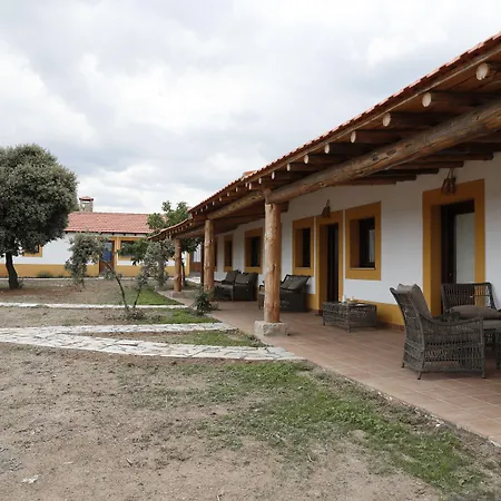 Летний дом Eco-lodge En La Reserva Privada Campanarios De Azaba - Proyecto De Conservacion Эспеха