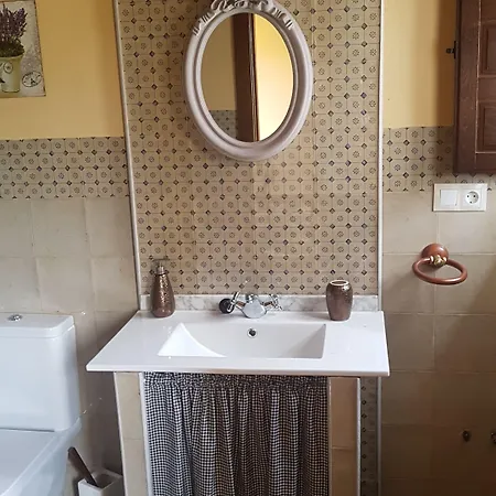 Eco-lodge En La Reserva Privada Campanarios De Azaba - Proyecto De Conservación Espeja