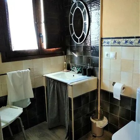 Eco-lodge En La Reserva Privada Campanarios De Azaba - Proyecto De Conservacion *