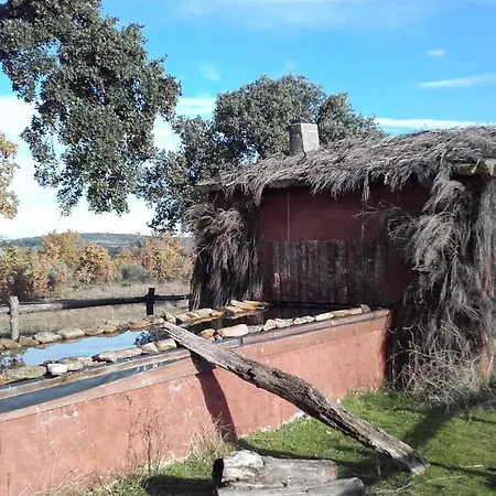 Casa de Campo Eco-lodge En La Reserva Privada Campanarios De Azaba - Proyecto De Conservación Espeja