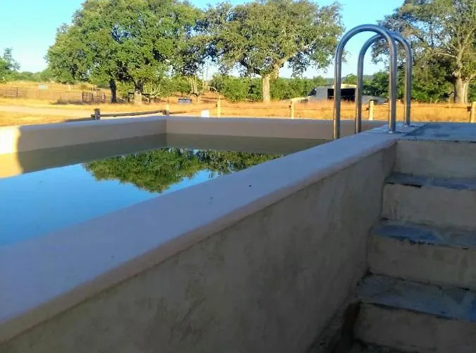 Eco-lodge En La Reserva Privada Campanarios De Azaba - Proyecto De Conservacion Эспеха