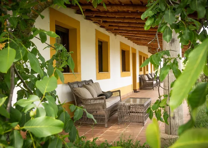 Eco-lodge En La Reserva Privada Campanarios De Azaba - Proyecto De Conservacion * Эспеха