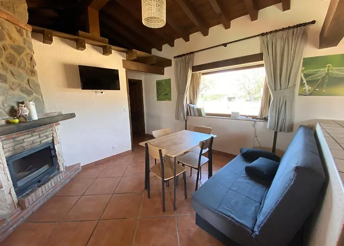 Eco-lodge En La Reserva Privada Campanarios De Azaba - Proyecto De Conservacion Эспеха