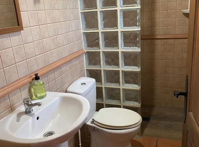 Eco-lodge En La Reserva Privada Campanarios De Azaba - Proyecto De Conservacion منزل ريفي *