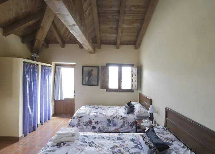 Eco-lodge En La Reserva Privada Campanarios De Azaba - Proyecto De Conservacion Летний дом Эспеха