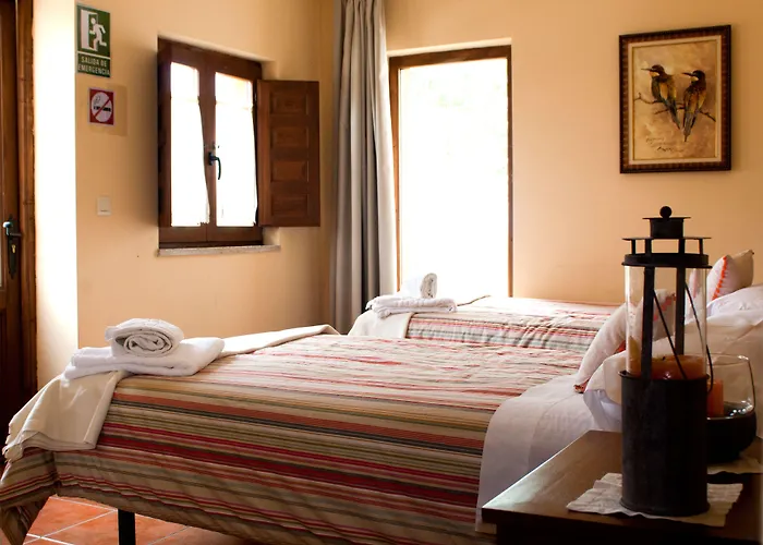 Eco-lodge En La Reserva Privada Campanarios De Azaba - Proyecto De Conservacion Espeja