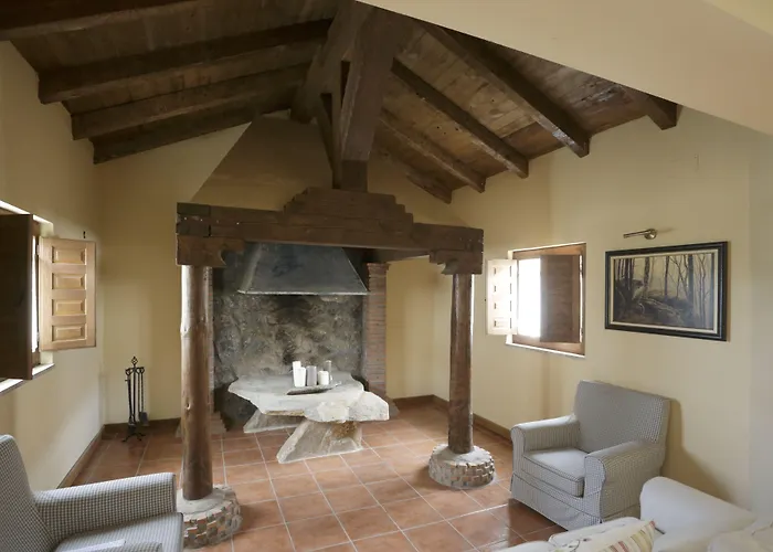 منزل ريفي Eco-lodge En La Reserva Privada Campanarios De Azaba - Proyecto De Conservacion *