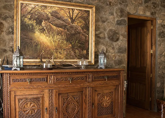 Eco-lodge En La Reserva Privada Campanarios De Azaba - Proyecto De Conservacion * Эспеха