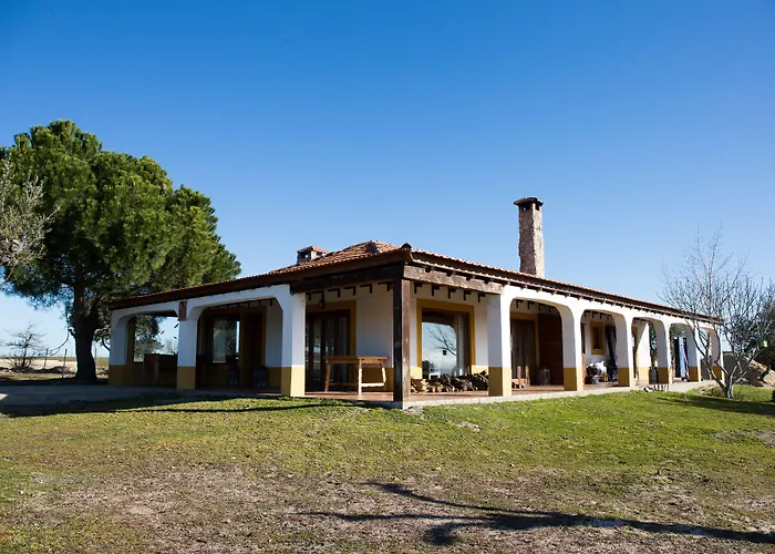 Летний дом Eco-lodge En La Reserva Privada Campanarios De Azaba - Proyecto De Conservacion *