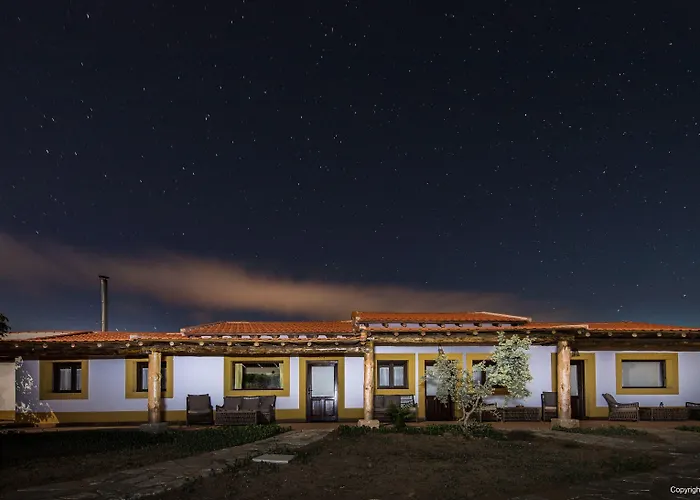 Eco-lodge En La Reserva Privada Campanarios De Azaba - Proyecto De Conservacion *