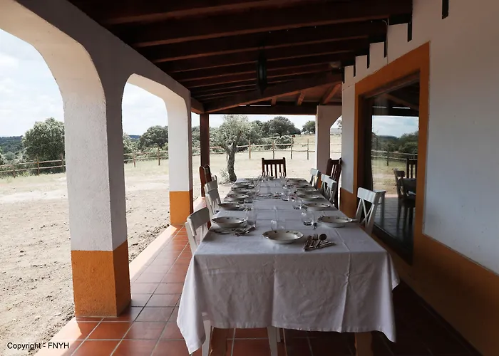 Eco-lodge En La Reserva Privada Campanarios De Azaba - Proyecto De Conservacion Летний дом