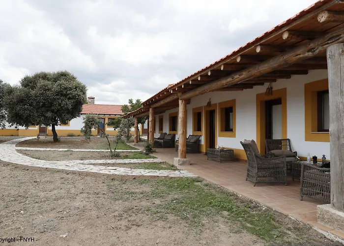منزل ريفي Eco-lodge En La Reserva Privada Campanarios De Azaba - Proyecto De Conservacion Espeja