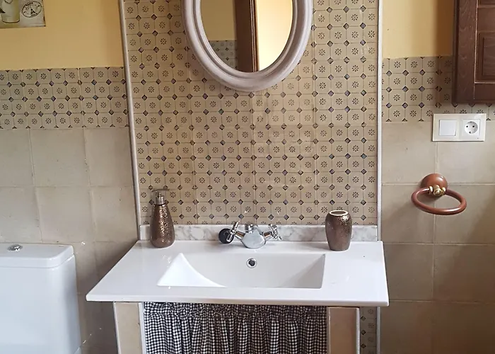 Eco-lodge En La Reserva Privada Campanarios De Azaba - Proyecto De Conservacion Espeja