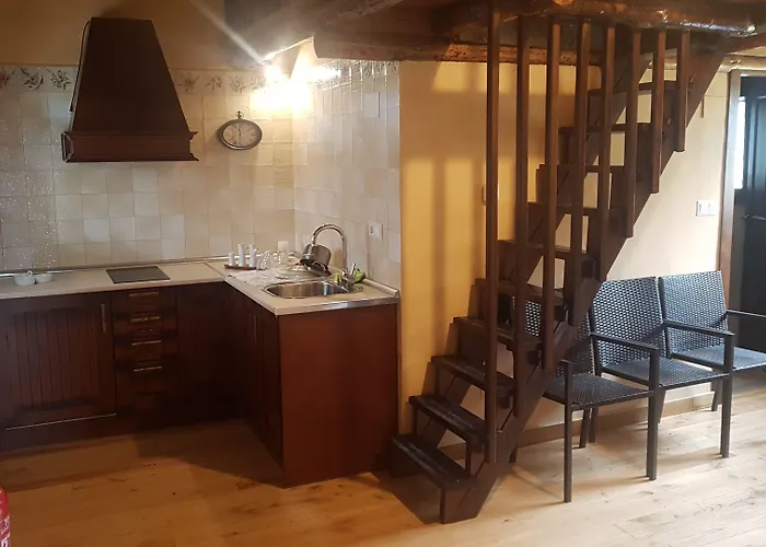 Eco-lodge En La Reserva Privada Campanarios De Azaba - Proyecto De Conservacion منزل ريفي *