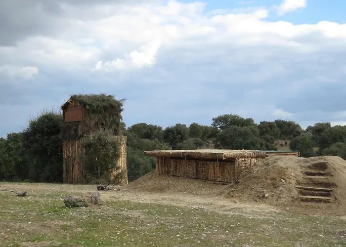 Летний дом Eco-lodge En La Reserva Privada Campanarios De Azaba - Proyecto De Conservacion Эспеха